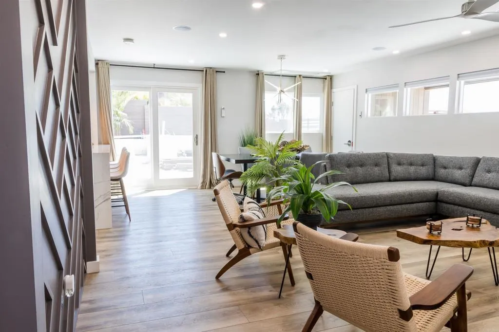 https://cdn.realtyfeed.com/cdn/127/306550306/55f48a8dacaac3eb51c60a9e28b4825c.webp