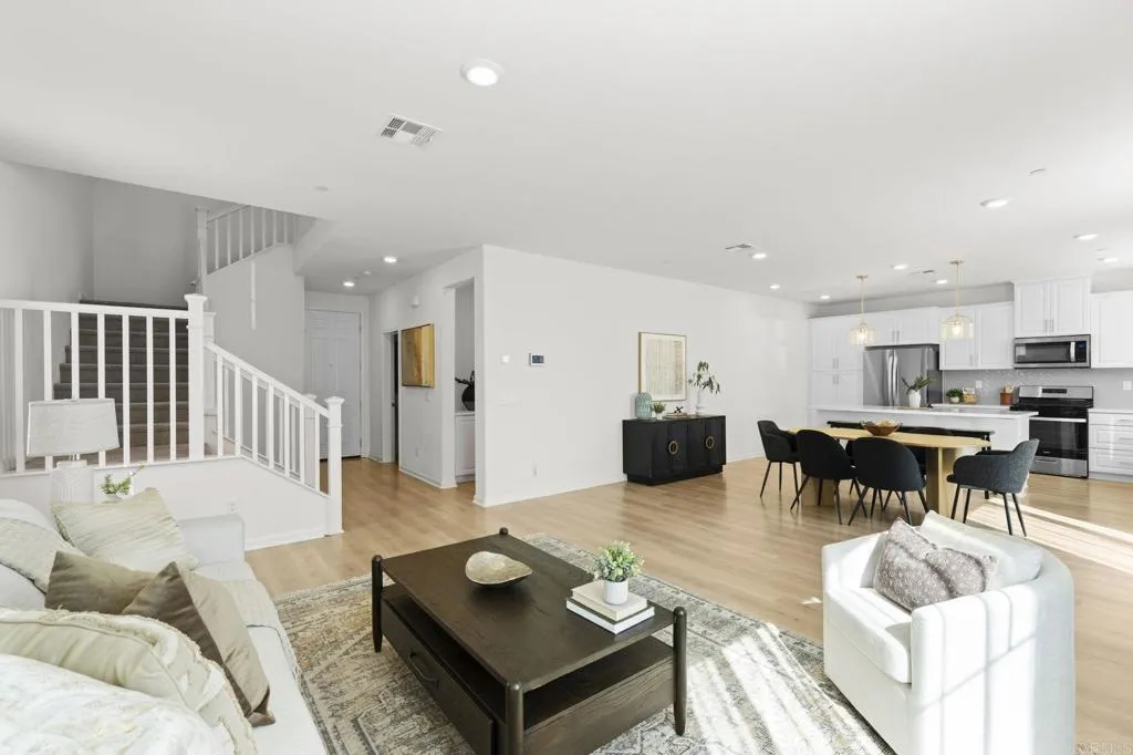 https://cdn.realtyfeed.com/cdn/127/306550310/1f86564abb0d0afabdcecb490f7c50b7.webp