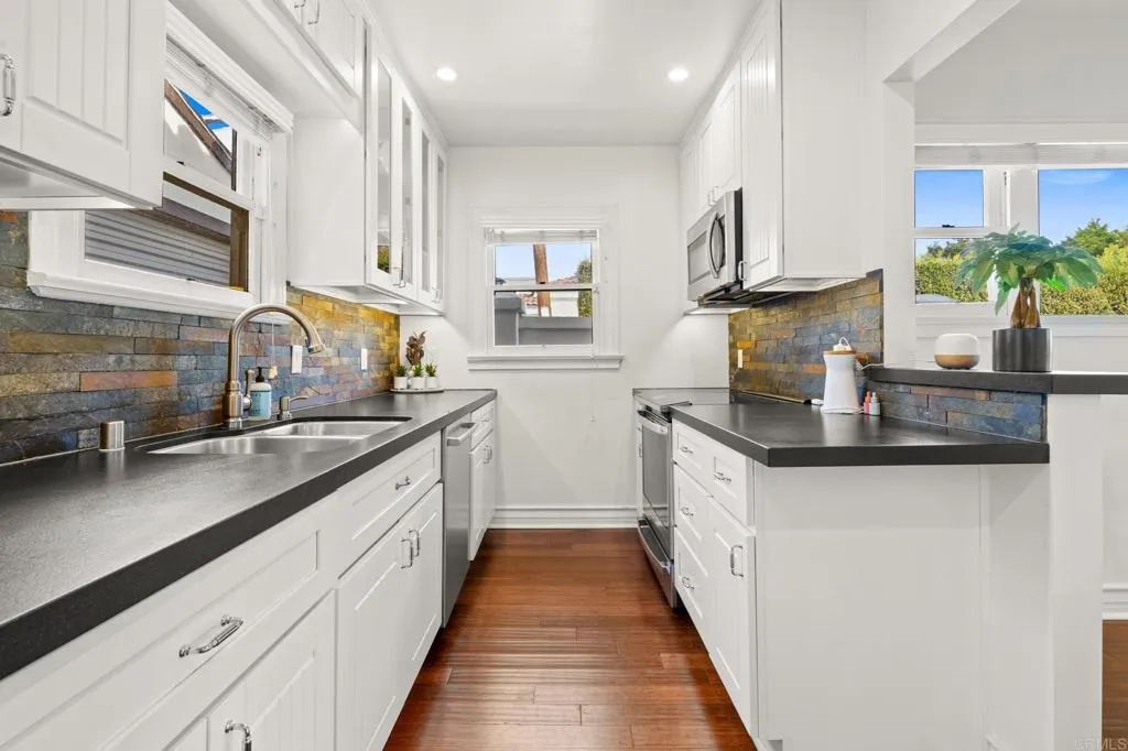 https://cdn.realtyfeed.com/cdn/127/306550330/480723fefed1a59168b27c7f893b7dc1.webp
