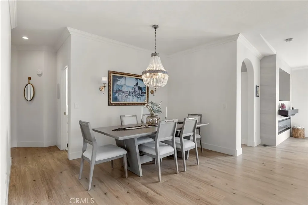 https://cdn.realtyfeed.com/cdn/127/306550333/2cc7c321a01cc2382c2b443c389c63fc.webp