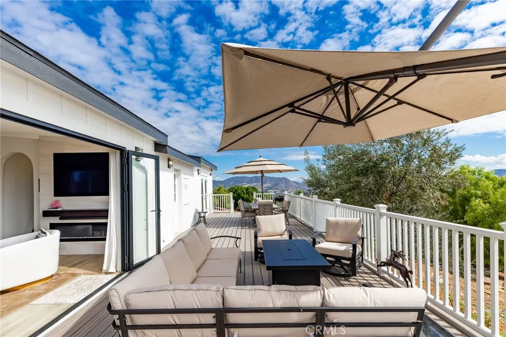 https://cdn.realtyfeed.com/cdn/127/306550333/9a49beccb1d4b1c9fb58ca46c575f1a4.webp
