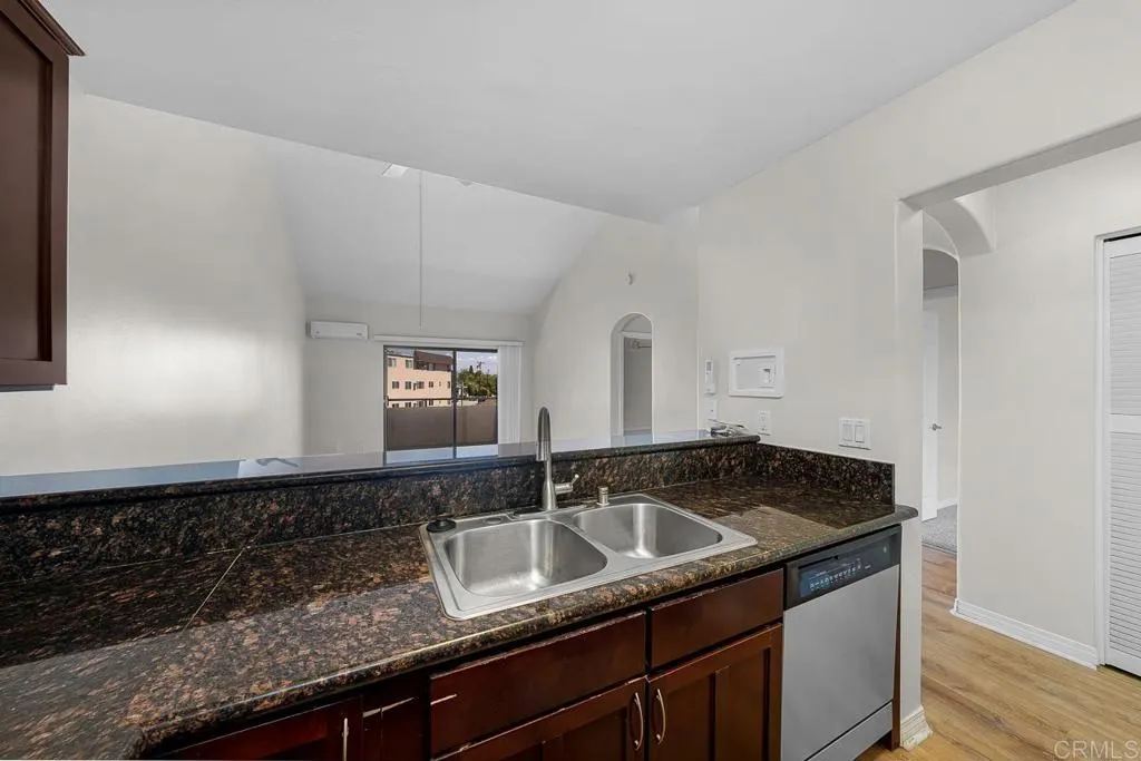 https://cdn.realtyfeed.com/cdn/127/306550359/bc45d51a95907e1023252f817332fdf5.webp