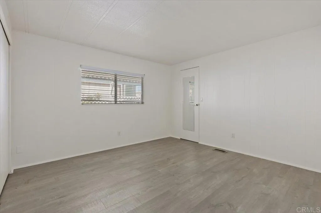 https://cdn.realtyfeed.com/cdn/127/306550476/04a59e7e568d463fdab0bcbbc31d279f.webp