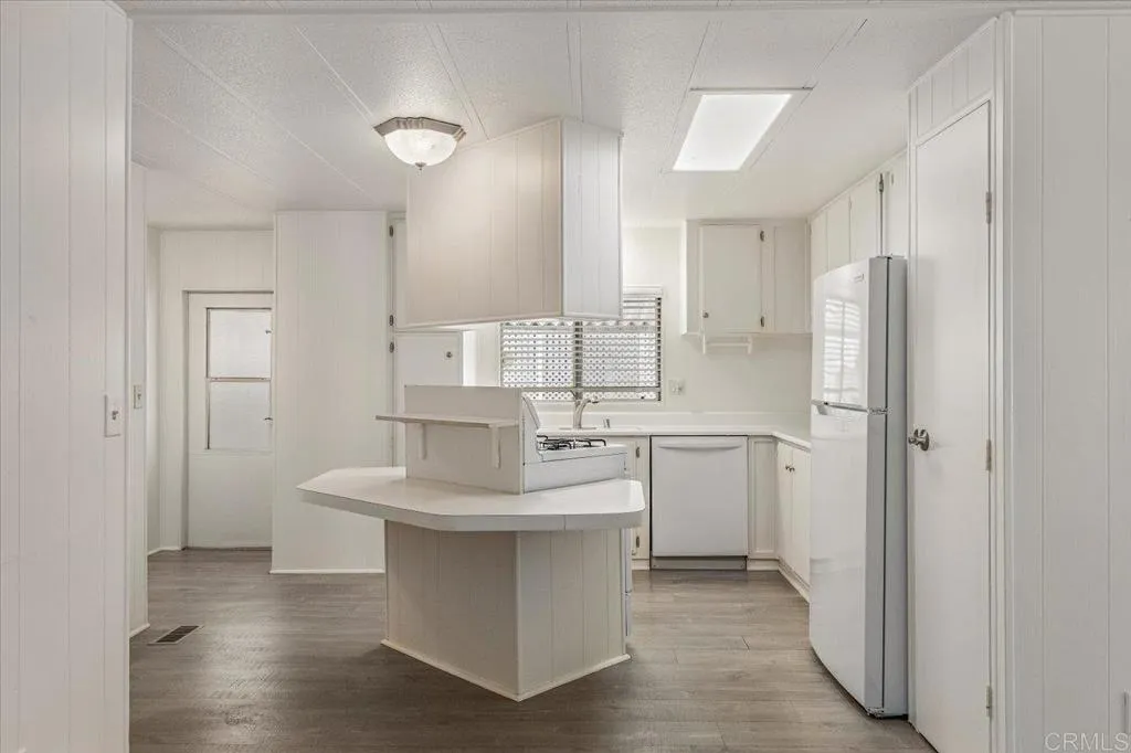 https://cdn.realtyfeed.com/cdn/127/306550476/1f0eb9255ce13e6fa29cf751de964375.webp