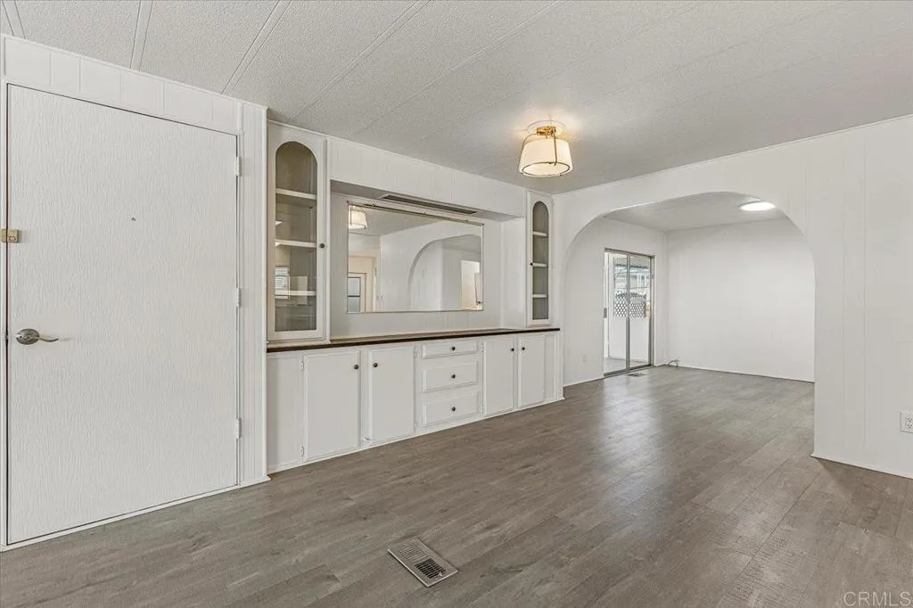 https://cdn.realtyfeed.com/cdn/127/306550476/34e4b67483e86289537fee2e4bbf65d6.webp
