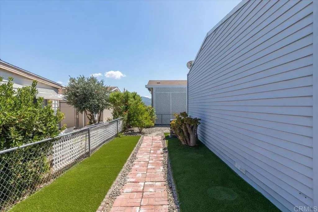 https://cdn.realtyfeed.com/cdn/127/306550476/993c3886baaedf39c5a863a093660cdd.webp