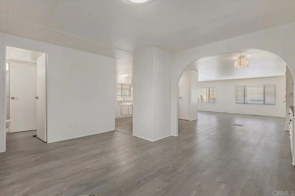 https://cdn.realtyfeed.com/cdn/127/306550476/a015e8323866e89c0d7e74b408fe1ea6.webp