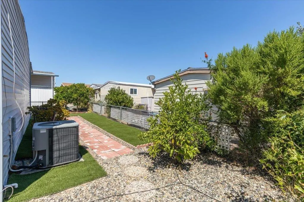 https://cdn.realtyfeed.com/cdn/127/306550476/c81e7ed765b5e4f551d10cefdda5dff9.webp