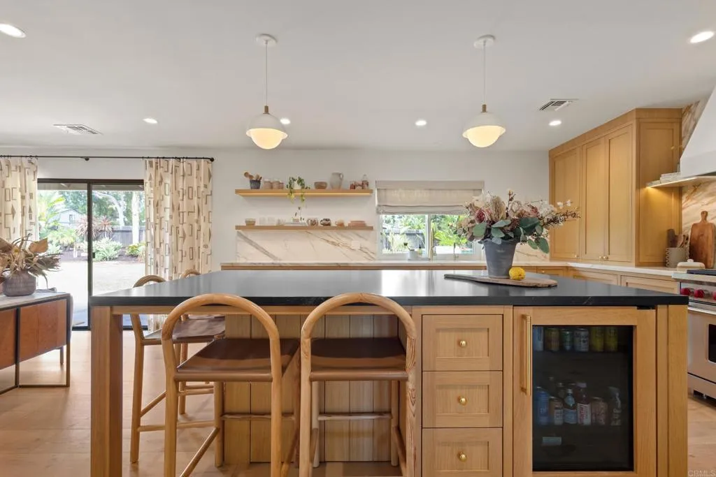 https://cdn.realtyfeed.com/cdn/127/306550487/91094e8631d627907ca19de0019e420b.webp