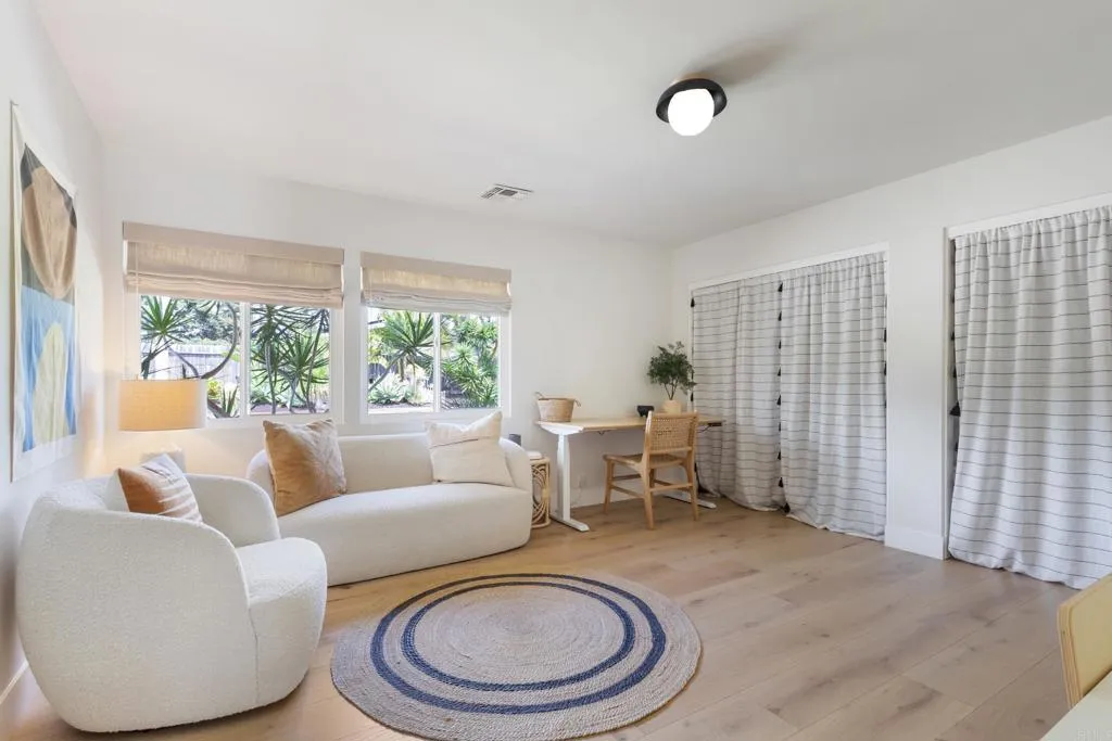 https://cdn.realtyfeed.com/cdn/127/306550487/f87a31af19d1f35ba081fe087b437222.webp
