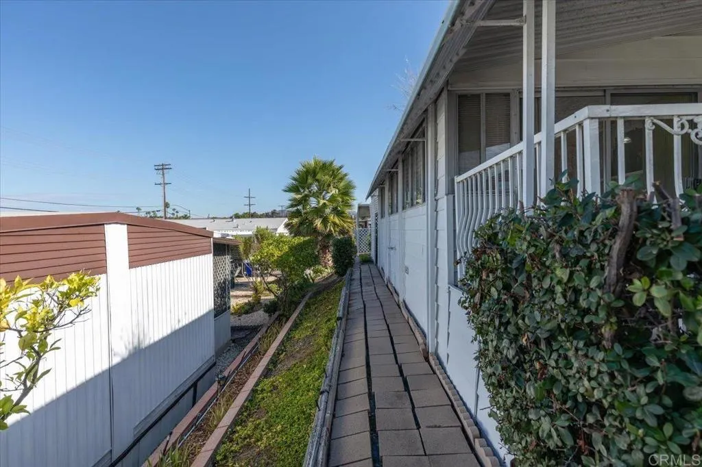 https://cdn.realtyfeed.com/cdn/127/306550511/19bea57db6526ba832396504de5bb50a.webp