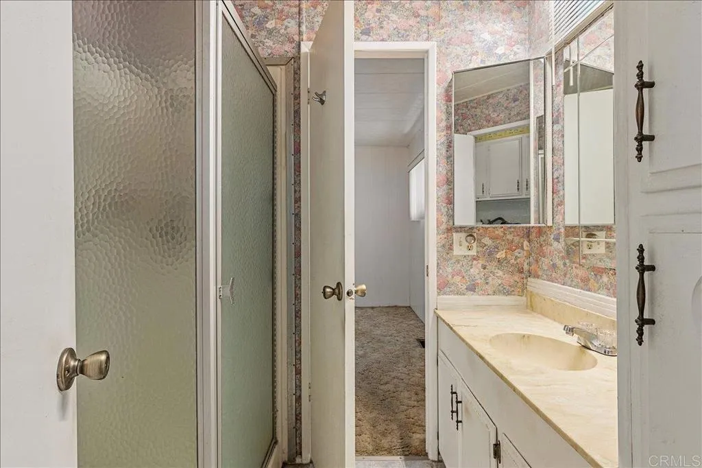 https://cdn.realtyfeed.com/cdn/127/306550511/236f54c2032f5271f9eb6b81c7aa01f9.webp