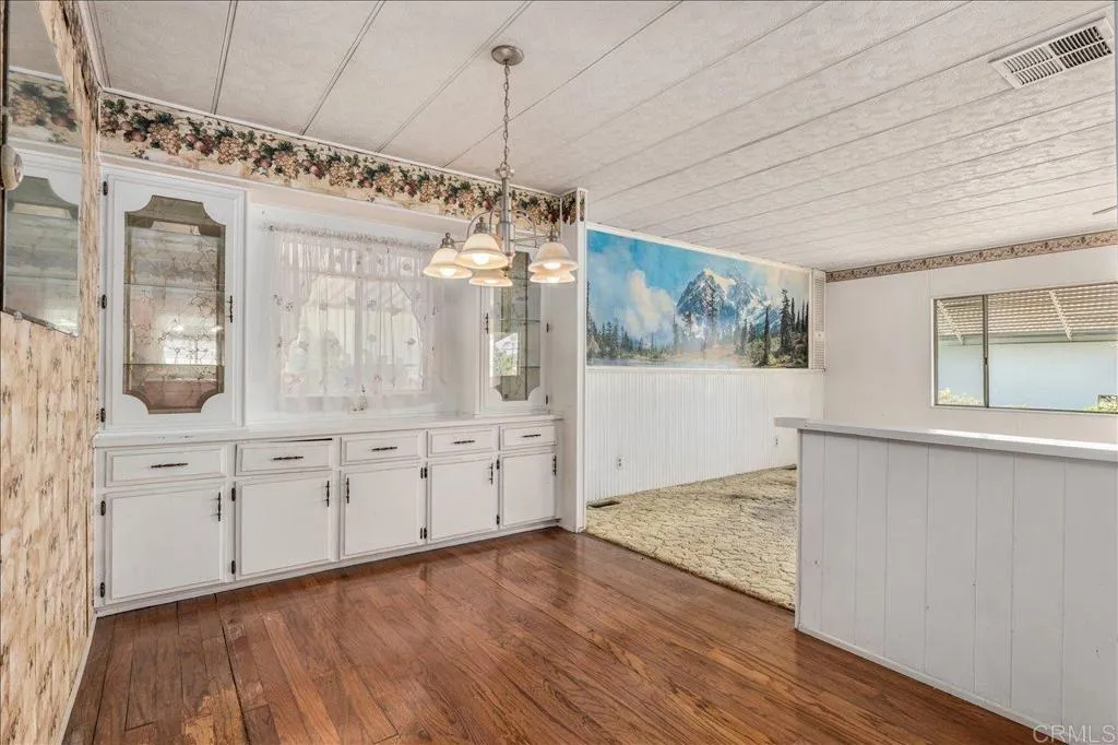 https://cdn.realtyfeed.com/cdn/127/306550511/7a16ce70dae37dd5d788625431cac157.webp