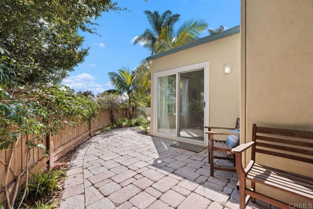https://cdn.realtyfeed.com/cdn/127/306550517/75e183f1921f735fe62731034c91bbe8.webp