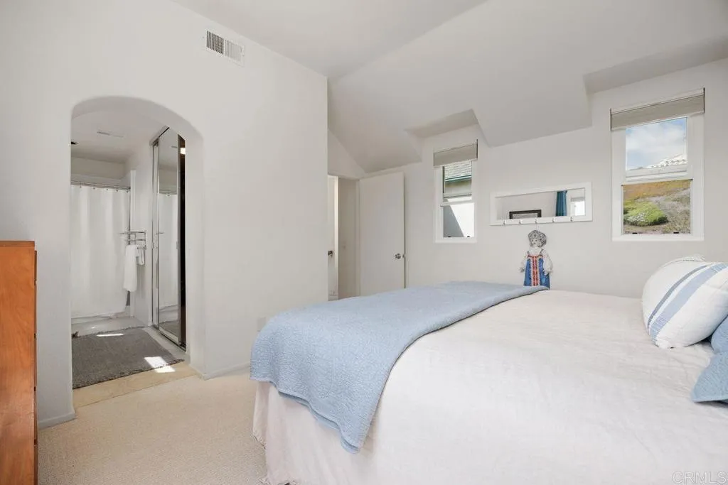 https://cdn.realtyfeed.com/cdn/127/306550517/906be5f7b14e7ffa3d54bd584c465236.webp