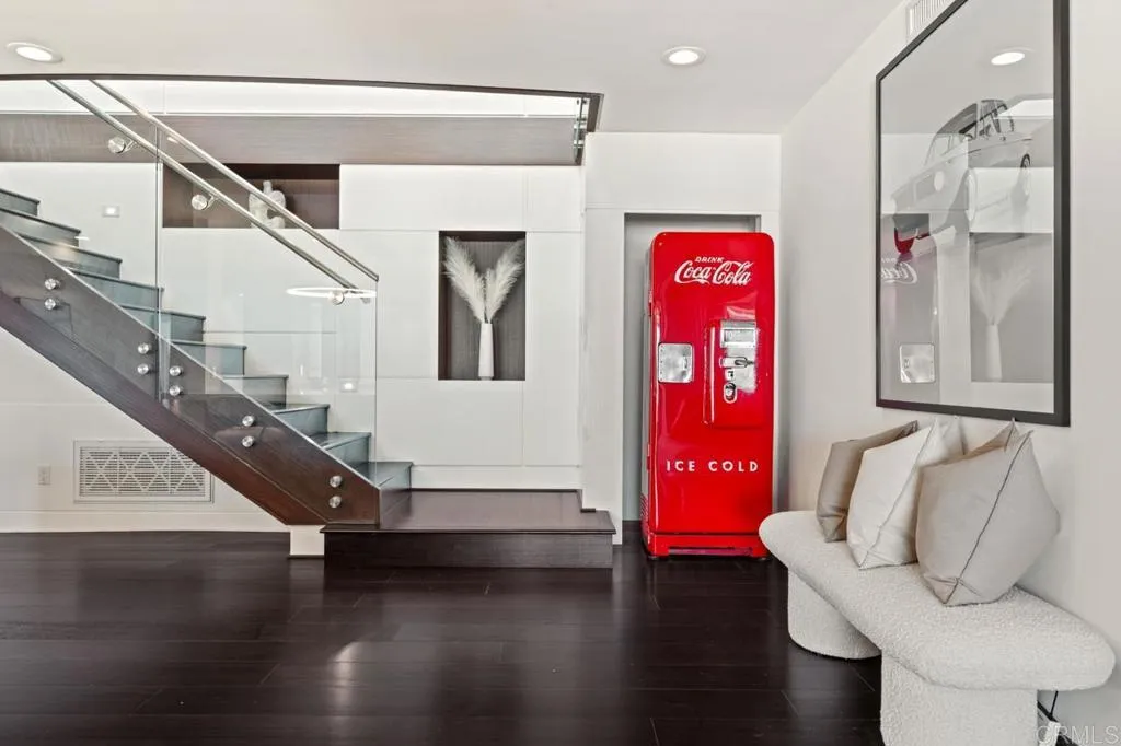 https://cdn.realtyfeed.com/cdn/127/306550534/306e47c06880e509692889690a2b7c3c.webp