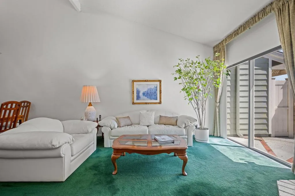 https://cdn.realtyfeed.com/cdn/127/306550596/70c1e8c861fc802702dac740e6a08d16.webp