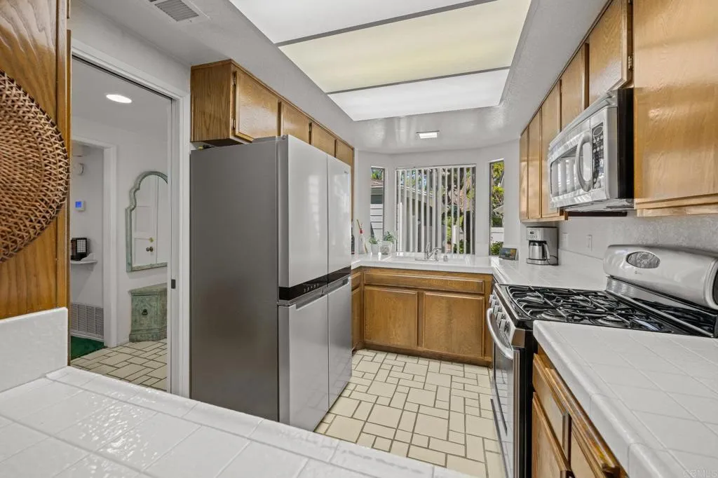 https://cdn.realtyfeed.com/cdn/127/306550596/794348ed96dca103127bc7cfec5896ab.webp