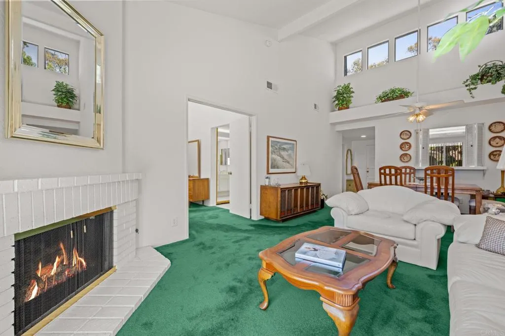 https://cdn.realtyfeed.com/cdn/127/306550596/db591ffa8042c0db00df4f1fffcd94d3.webp