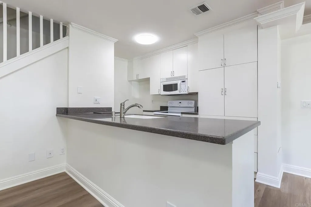 https://cdn.realtyfeed.com/cdn/127/306550633/d8cf94035810b73bd8067a313617b260.webp