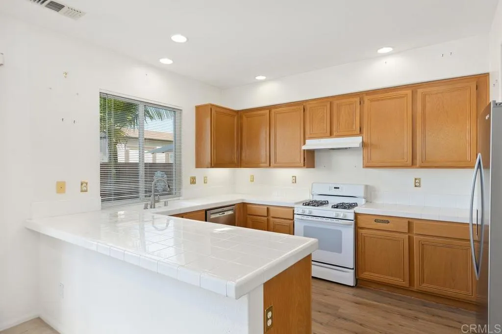Photo #6: NDP2509318 Listing 