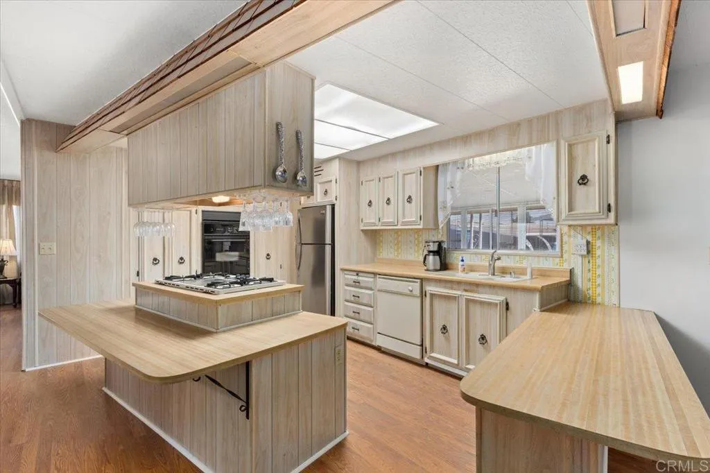 https://cdn.realtyfeed.com/cdn/127/306550809/1f78a5eaeeba128f6467fe36b25d6008.webp