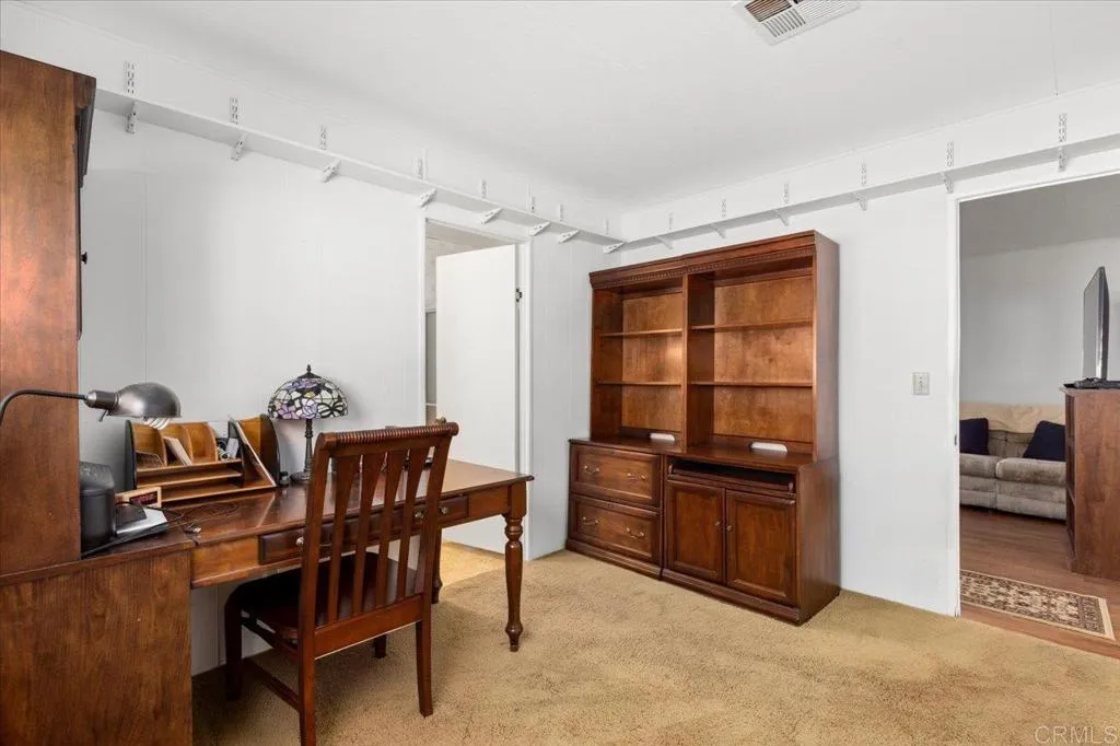 https://cdn.realtyfeed.com/cdn/127/306550809/ca0402b359c3ae9c31108335197aa721.webp