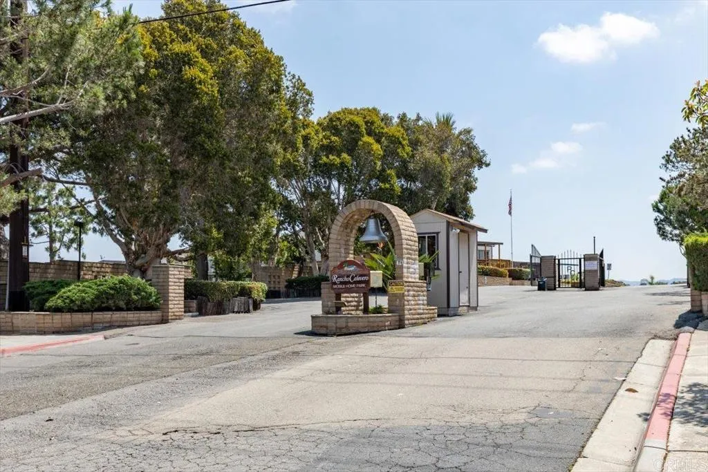 https://cdn.realtyfeed.com/cdn/127/306550809/d13d568a41048ba0b76a23f073dd875e.webp