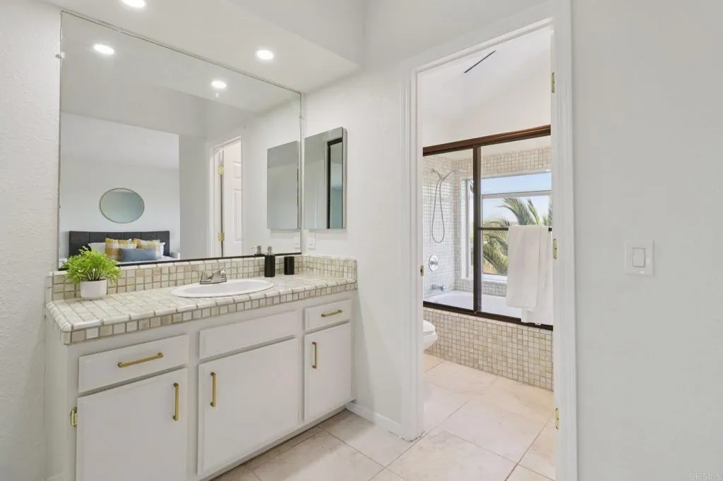 https://cdn.realtyfeed.com/cdn/127/306550816/6263d615f4f8d8d272eaac294f2c509e.webp