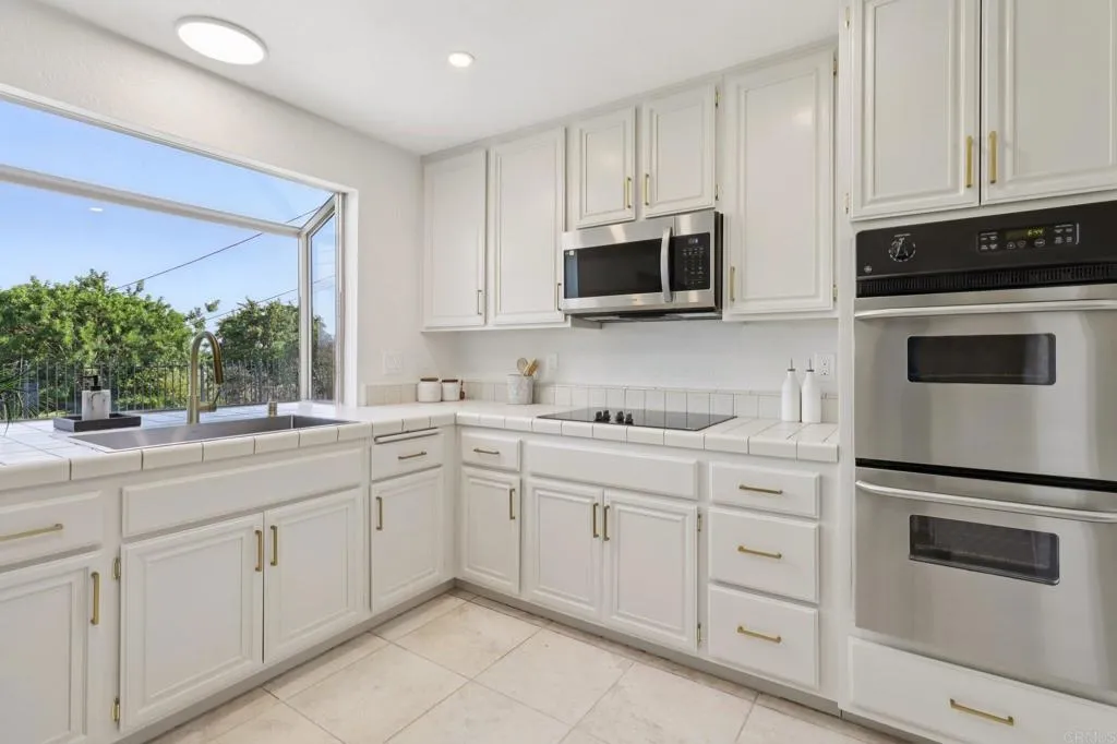 https://cdn.realtyfeed.com/cdn/127/306550816/9511829d88adc0372f51f3ebd54a7c7e.webp