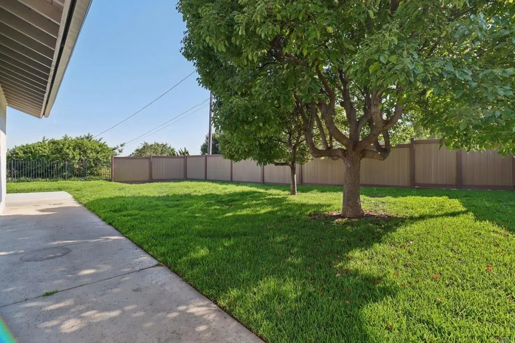 https://cdn.realtyfeed.com/cdn/127/306550816/f478e03df69b3536ebe492a1e5936220.webp