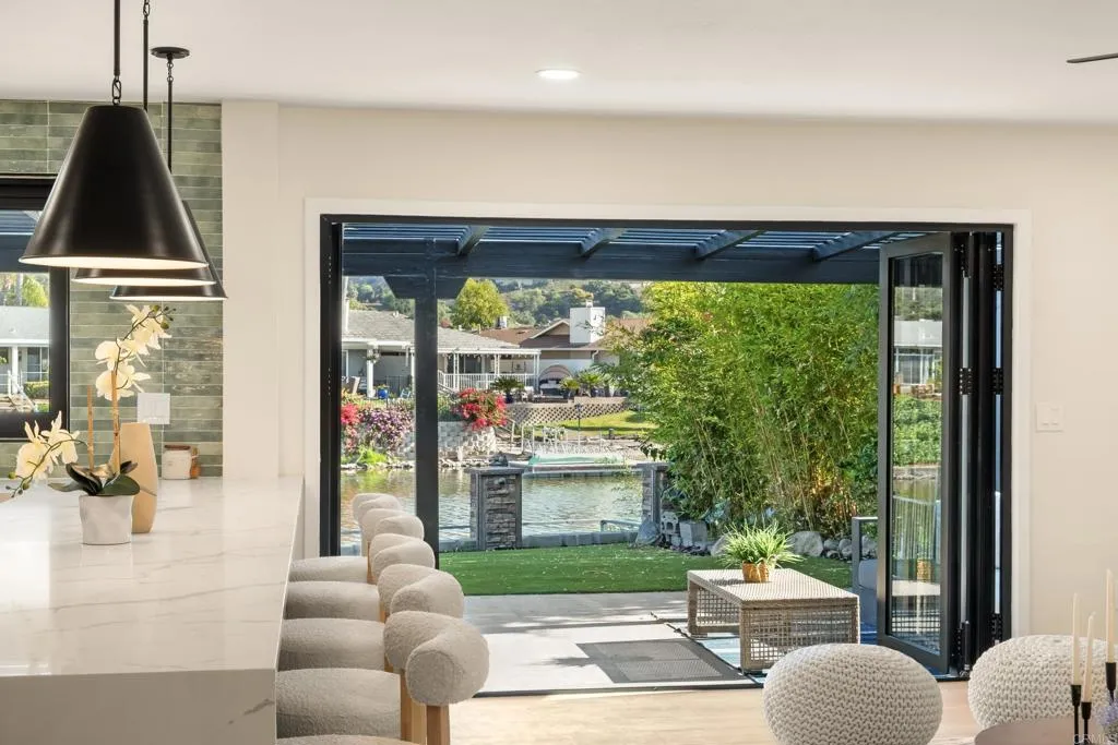 https://cdn.realtyfeed.com/cdn/127/306550833/28757a813c3b3c48554f56772cbd0472.webp