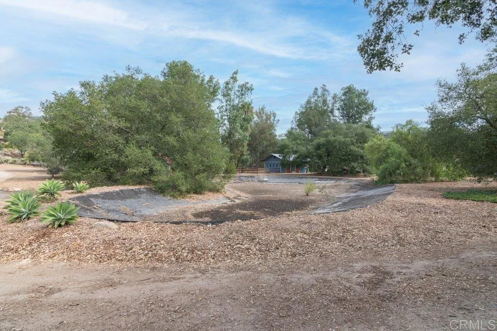 https://cdn.realtyfeed.com/cdn/127/306550910/0ba3834767c9b2a1d7b88198653b316f.webp