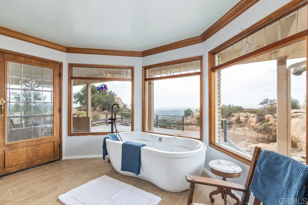 https://cdn.realtyfeed.com/cdn/127/306550910/2d55eb0326d44d2451a4fb1d8f27bcbb.webp
