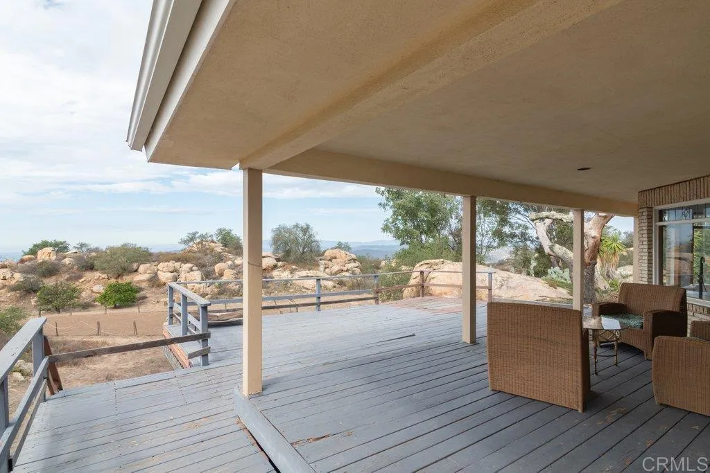 https://cdn.realtyfeed.com/cdn/127/306550910/83acf9cd61e9ed60e19d701098822d83.webp