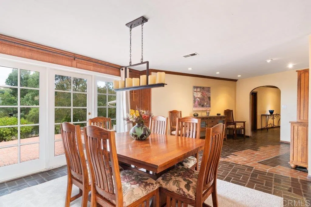 https://cdn.realtyfeed.com/cdn/127/306550910/8b932f14245a5a609ea1934b9bfb89c7.webp