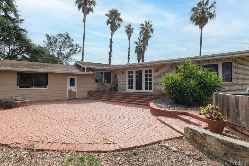 https://cdn.realtyfeed.com/cdn/127/306550910/b085a35e0106ee6b955063722af4548b.webp