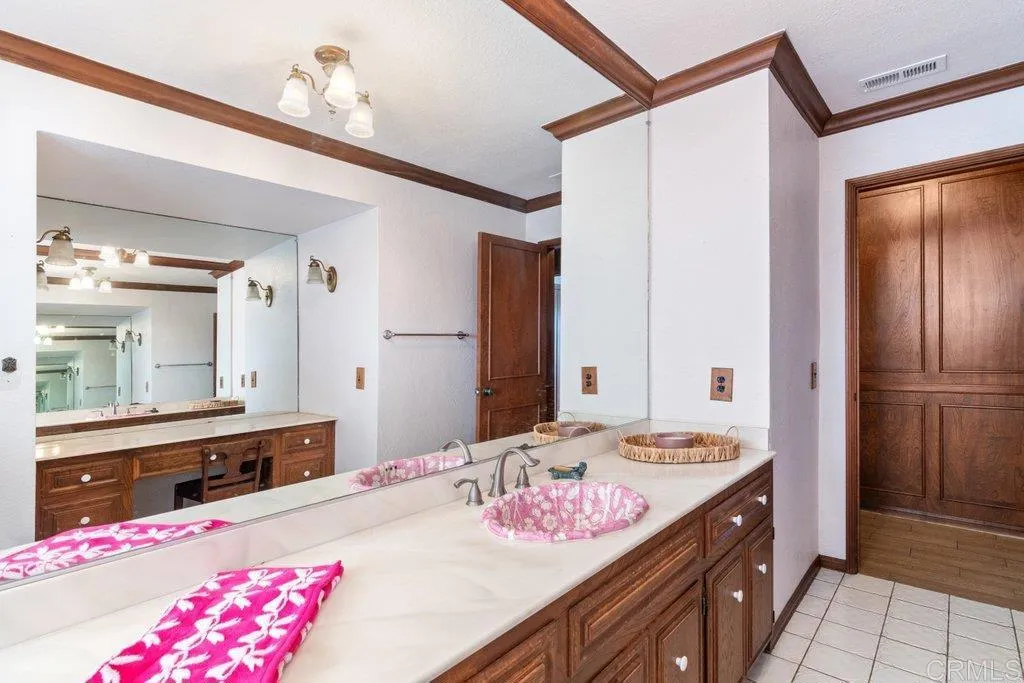 https://cdn.realtyfeed.com/cdn/127/306550910/d907e969f42ab7c448dfebf6994c892c.webp