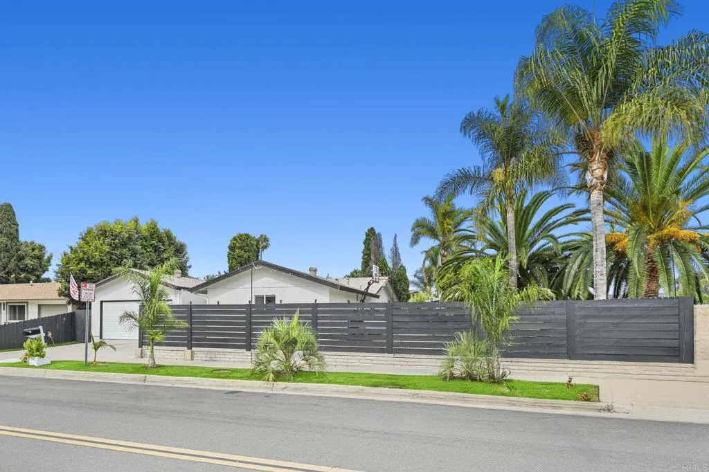 https://cdn.realtyfeed.com/cdn/127/306551054/bfc2a0f05278c5790449455100870484.webp