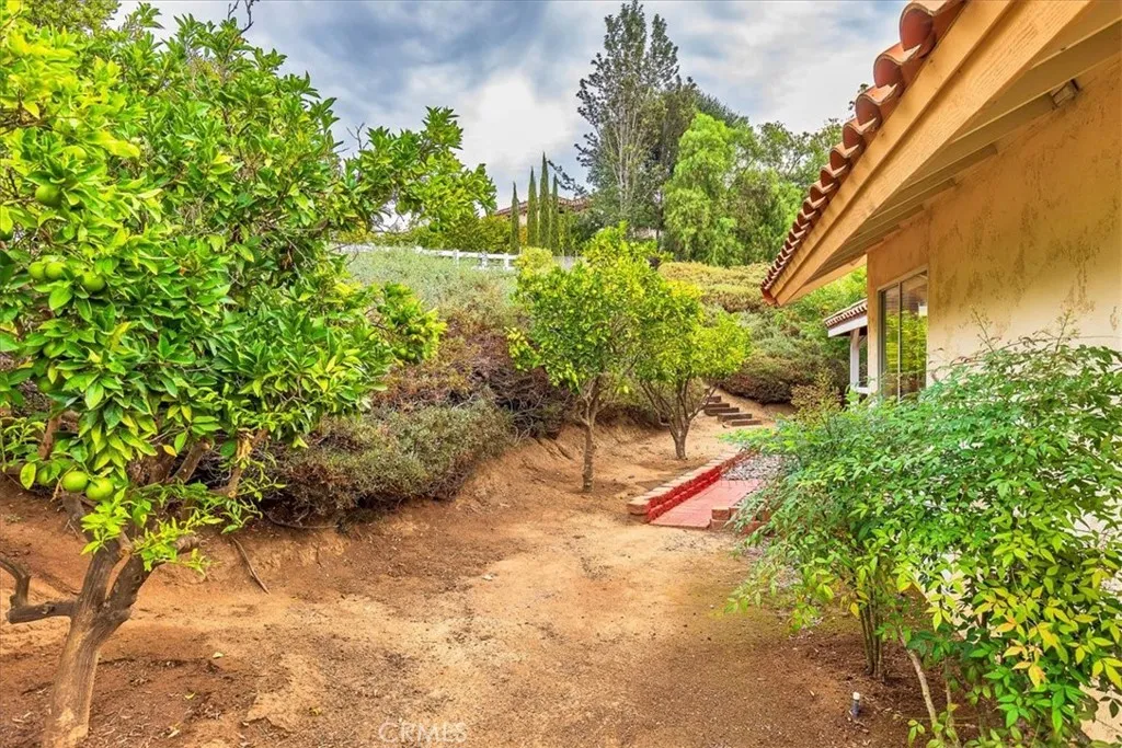 https://cdn.realtyfeed.com/cdn/127/306551146/4a493c554409b249be560054eeccd701.webp