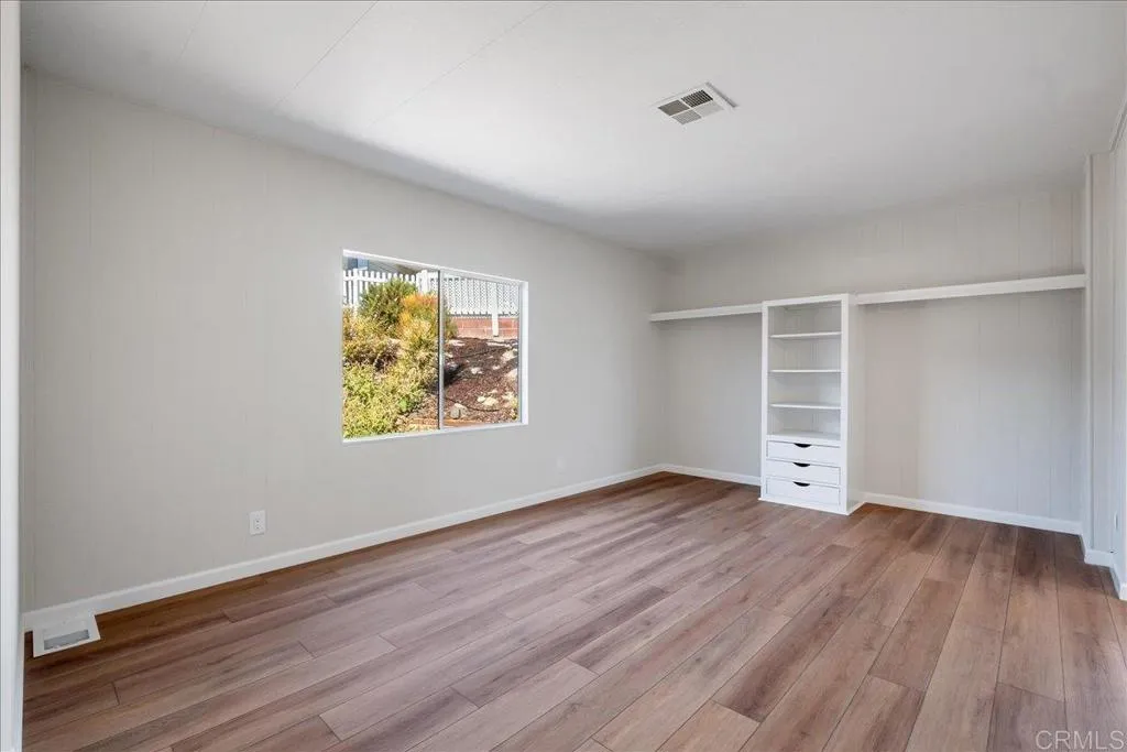 https://cdn.realtyfeed.com/cdn/127/306551178/247edbacf70f2d8f1101f1f1a9307652.webp
