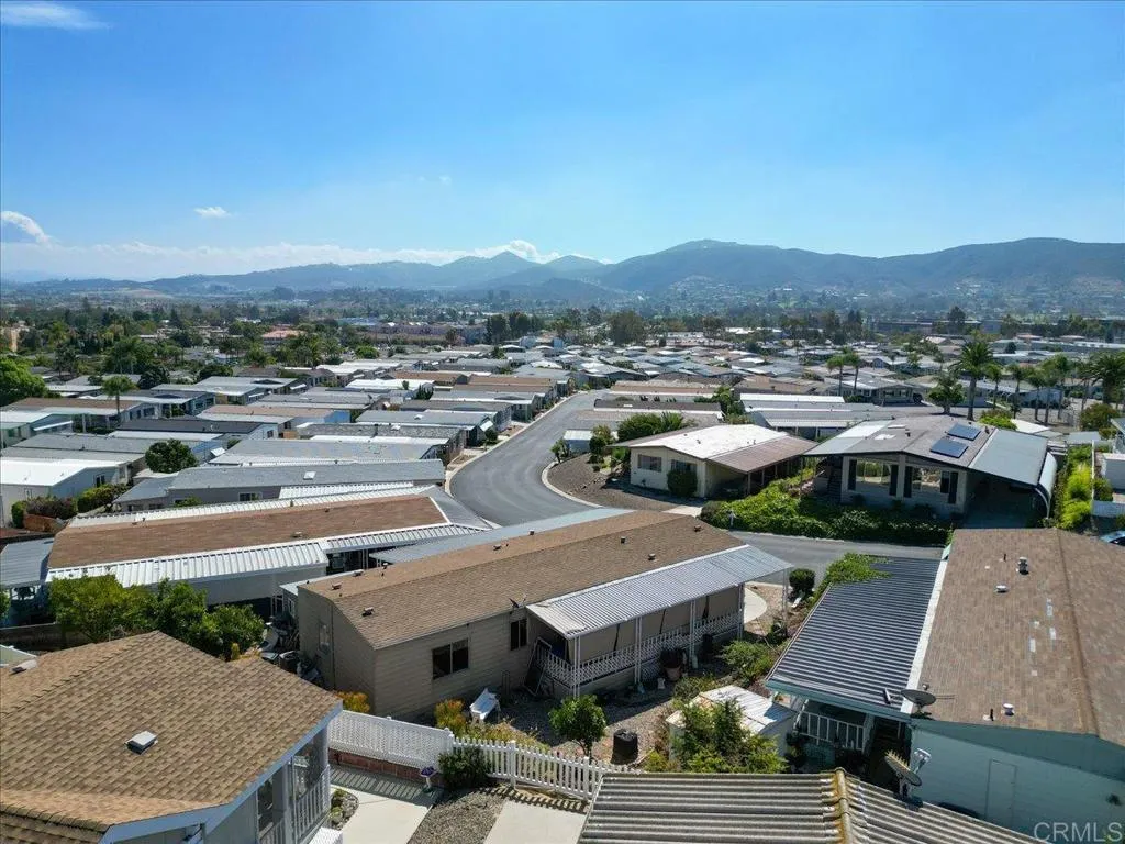 https://cdn.realtyfeed.com/cdn/127/306551178/cba2f3db366ba923e964f46592cf8cd2.webp