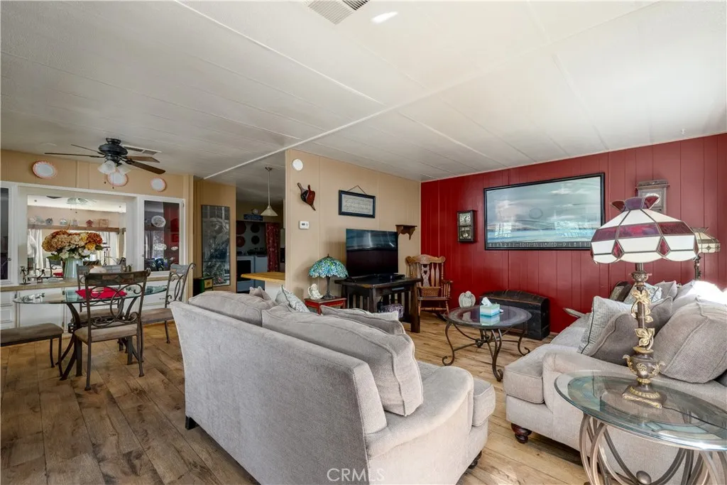 https://cdn.realtyfeed.com/cdn/127/306551325/20ae8ec30ca9cc38946f98383d0bf0eb.webp