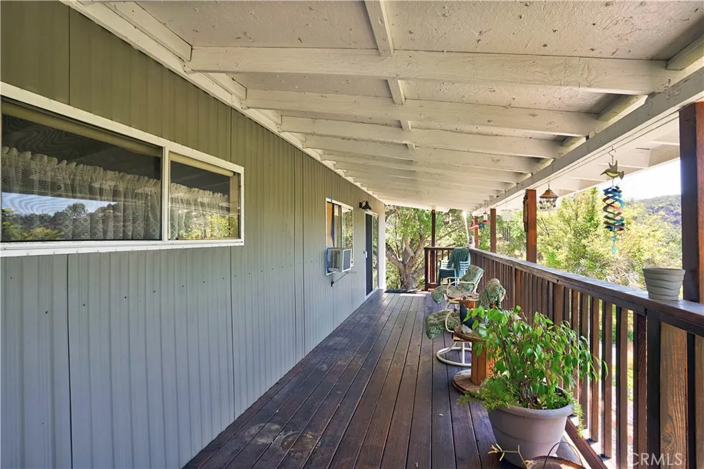 https://cdn.realtyfeed.com/cdn/127/306551325/88ee9b1bc31a8087fb31e47e083829eb.webp