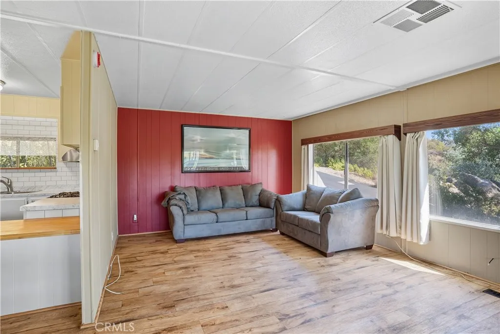 https://cdn.realtyfeed.com/cdn/127/306551325/b706553545afb3f6780c5ea4041b38ed.webp