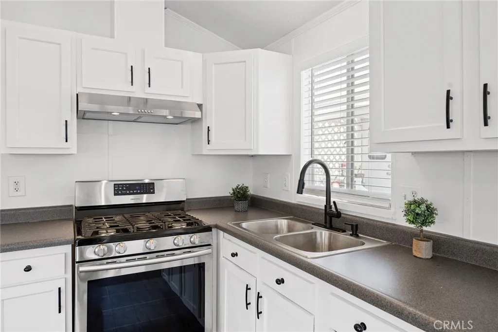 https://cdn.realtyfeed.com/cdn/127/306551397/8fbcbf231c6b30e924683a3ab34a7daa.webp