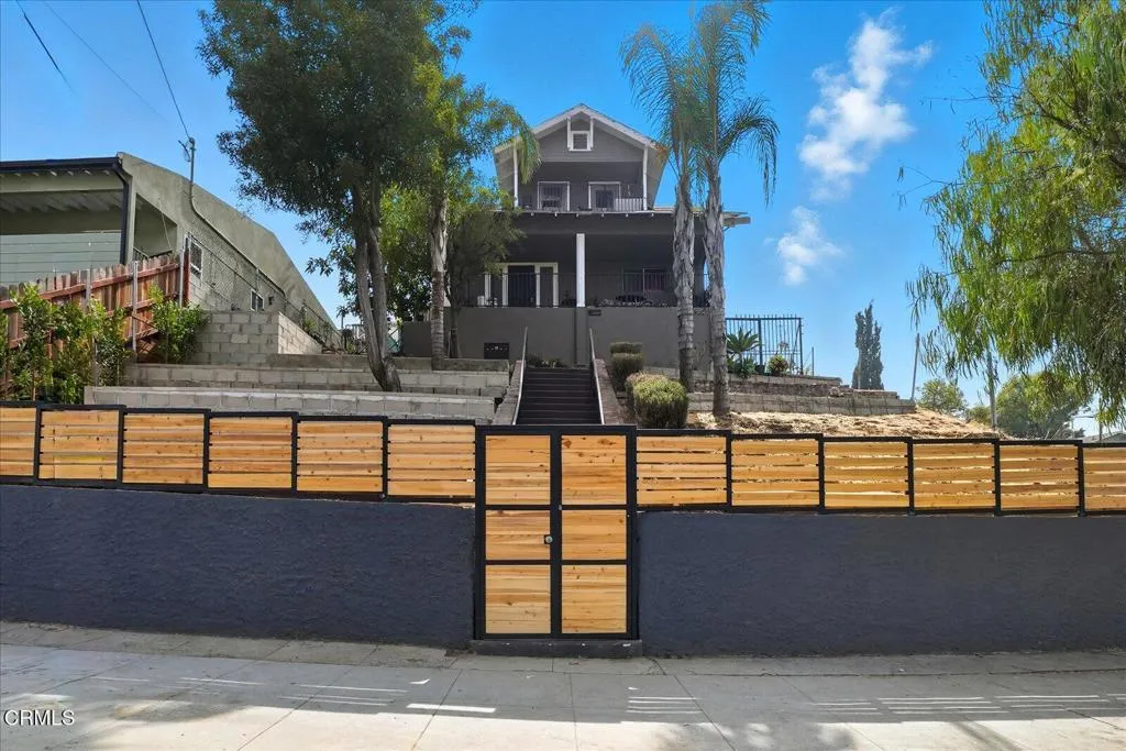 Los Angeles, CA 90026