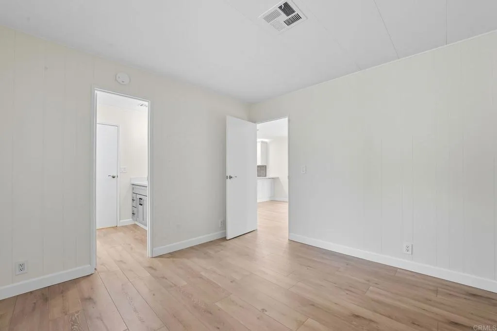 https://cdn.realtyfeed.com/cdn/127/306551462/232e45b808bd4d0e82d6af2156a0227c.webp