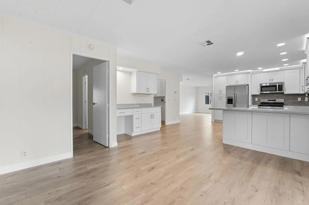 https://cdn.realtyfeed.com/cdn/127/306551462/2c4a9d48f18b73087bcd1c71d94089f2.webp