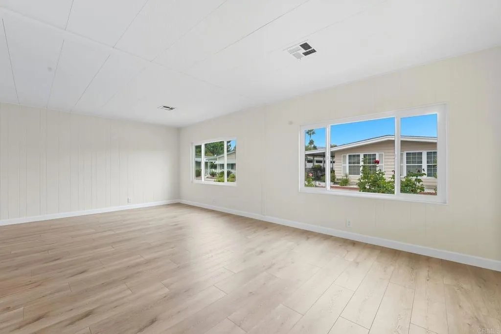 https://cdn.realtyfeed.com/cdn/127/306551462/48ad05e3446e4876bb57dc7d9b2f95f1.webp